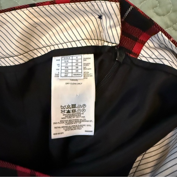Brooks Brothers Red Fleece Size 4 Mini Skirt Red Black Plaid Wool - Picture 7 of 9